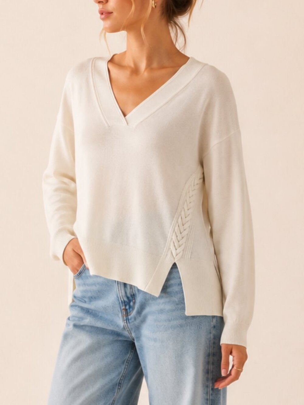 Linda Matthews White V-Neck Sweater‎ Braided Side Detail Rayon Blend Large